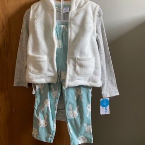 Carter’s bunny outfit